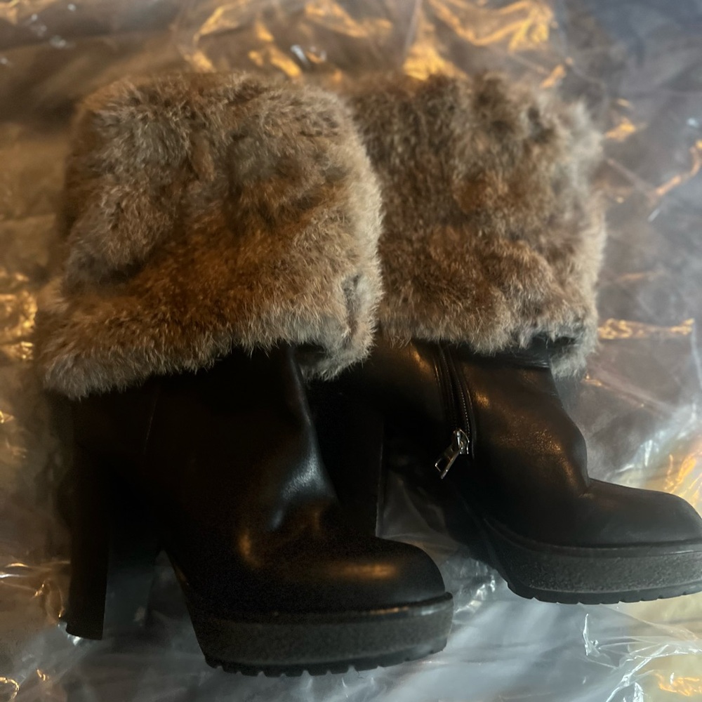 Black Leather Heeled Boots with Fur Trim RUDASAK